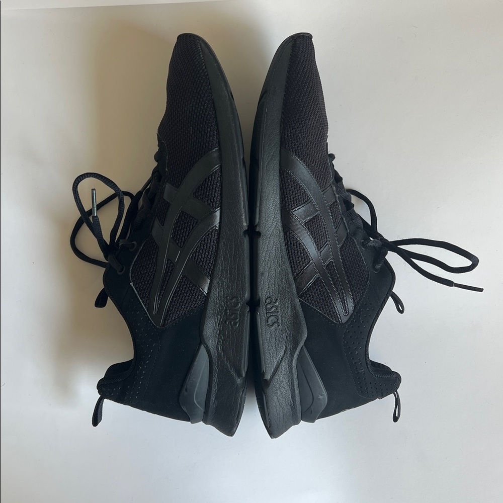 Asics Men's Black Athletic Running Shoes US 10
